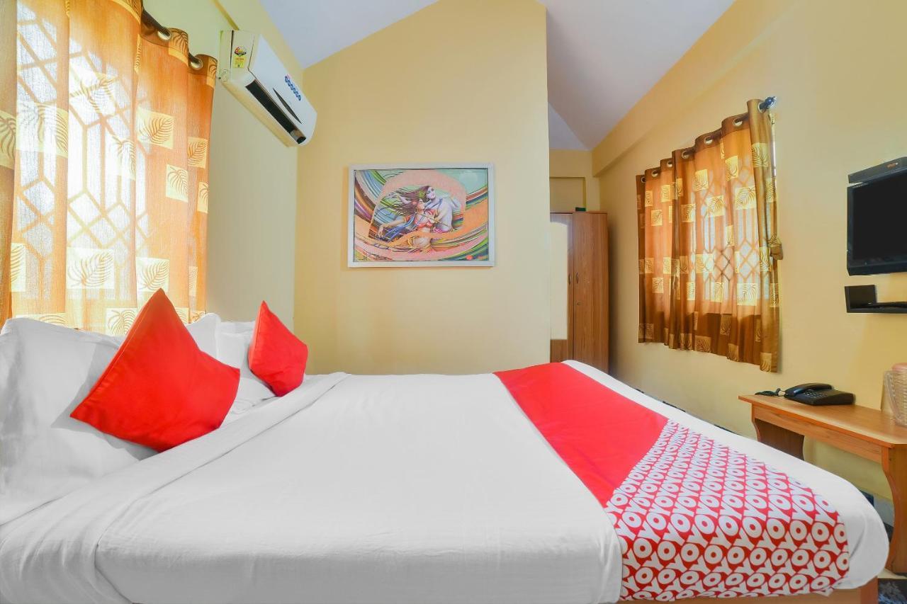 Oyo Royal Castle Near Baga Beach Ngoại thất bức ảnh