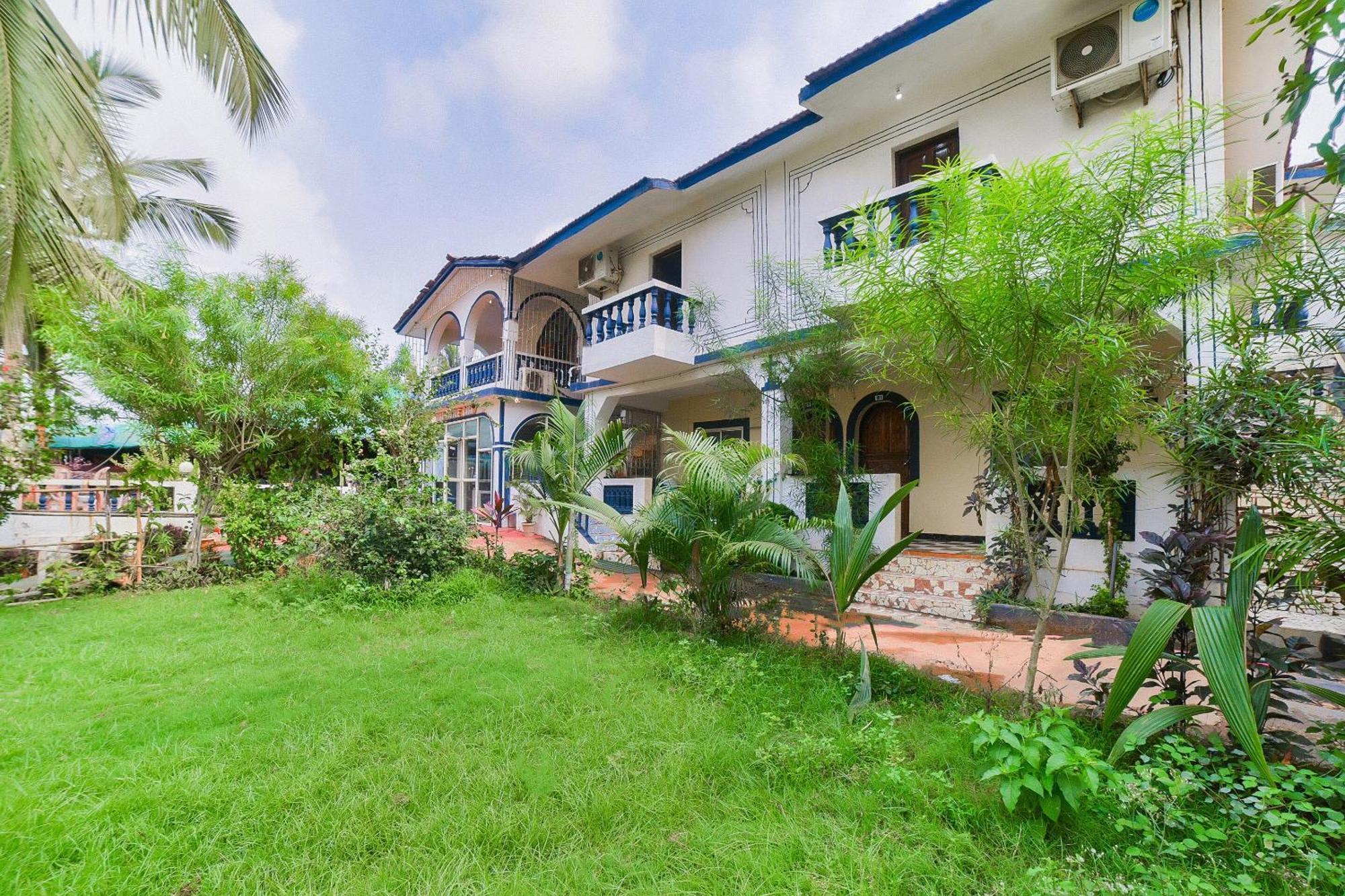 Oyo Royal Castle Near Baga Beach Ngoại thất bức ảnh