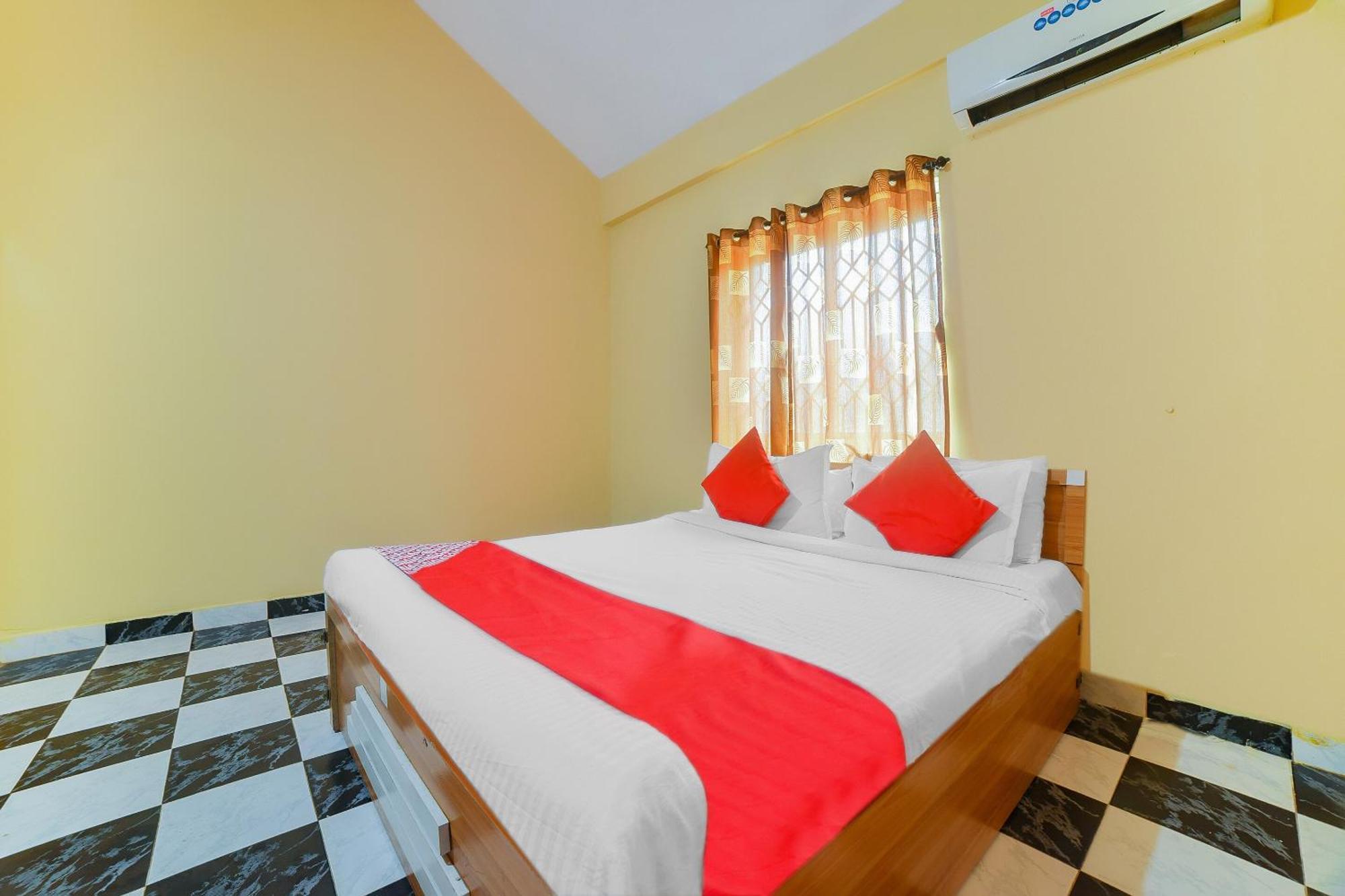 Oyo Royal Castle Near Baga Beach Ngoại thất bức ảnh